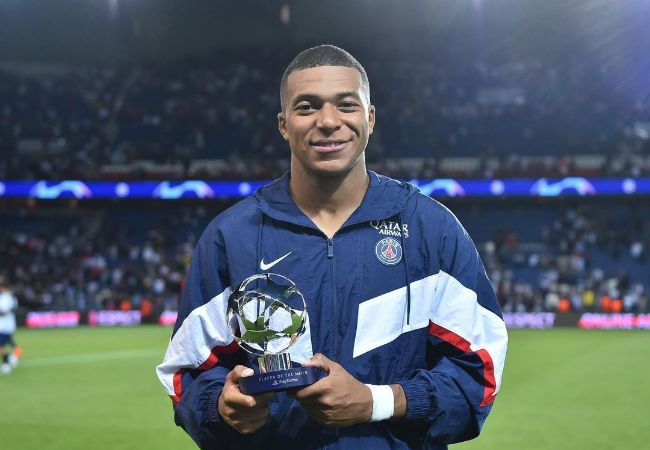 Fayza Lamari's famous son, Kylian Mbappé.